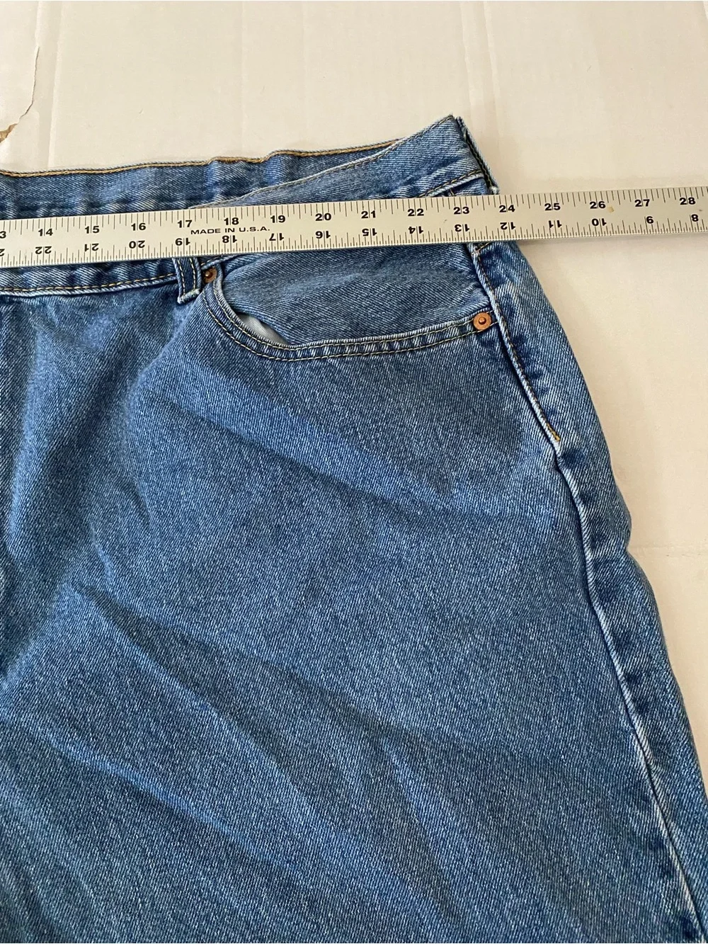 Levis Classic Men’s Blue Straight-Leg Jeans Waist 48 Length 30 Levi